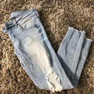 American Eagle super stretch ripped jeans || size4
